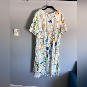 White Floral Sun Dress, Size: L, Pleated, NWT